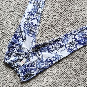 Kaktus blue white paisley print capri pants s